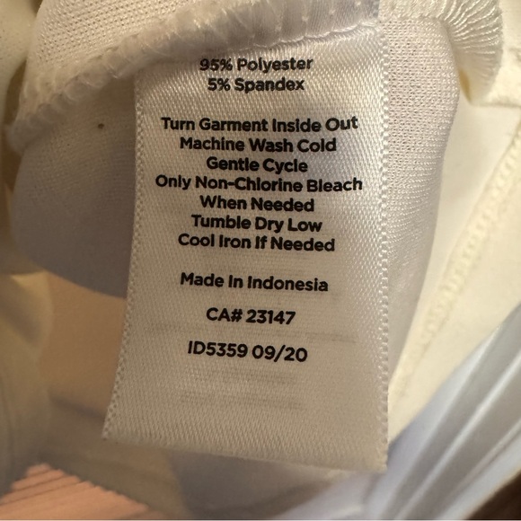 Talbots cream blouse size medium - Picture 3 of 4